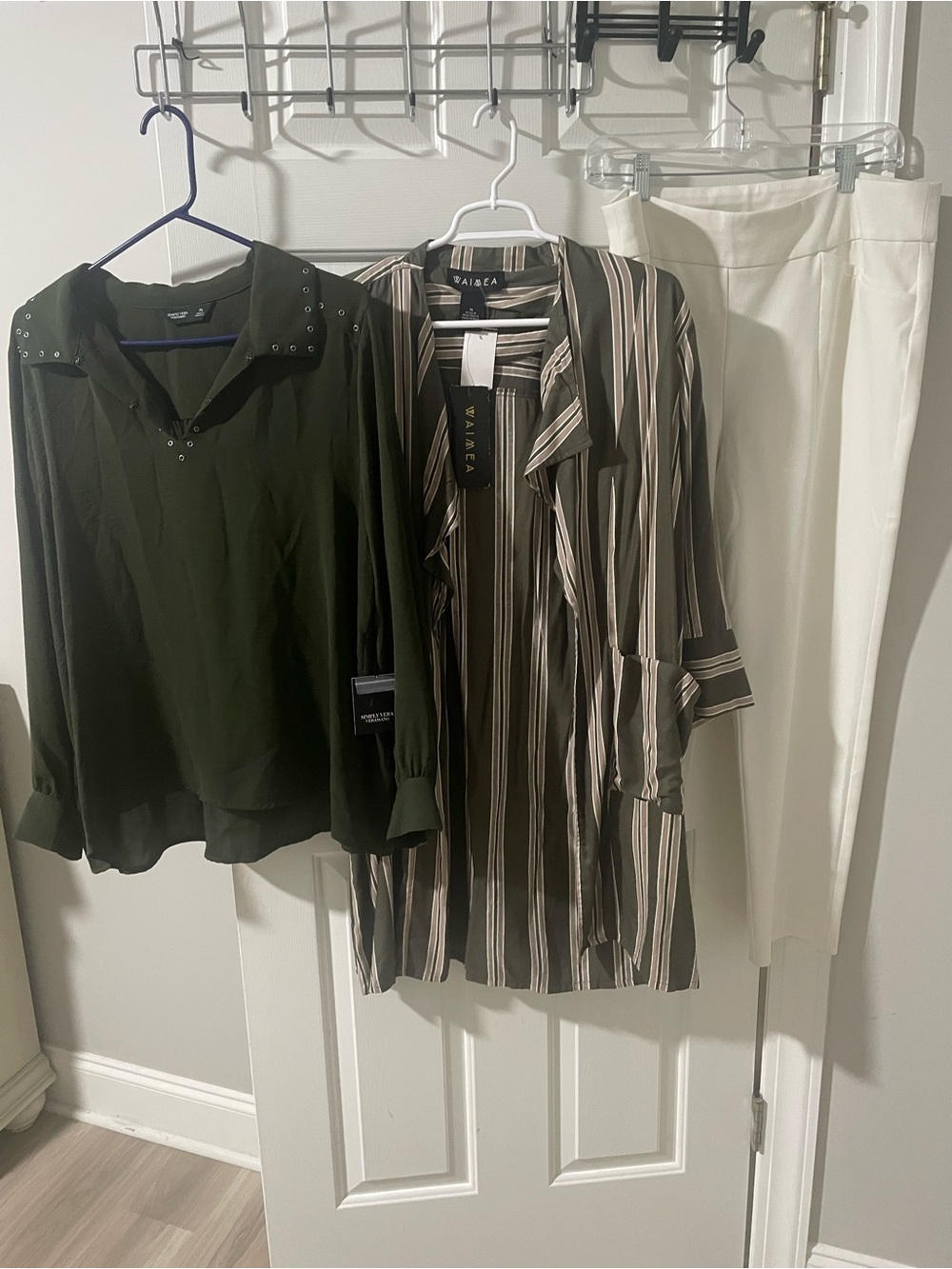 Olive Green xl V-Neck Blouse cardigan xl cream Chicos pants 2.5 (14)